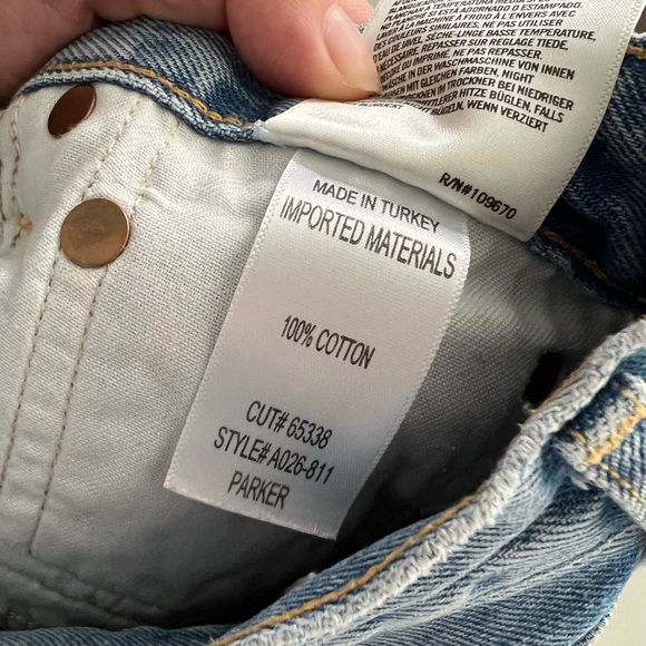 Agolde Parker Distressed Denim Cut Off Shorts | Light Wash | Size 23 - Picture 5 of 5